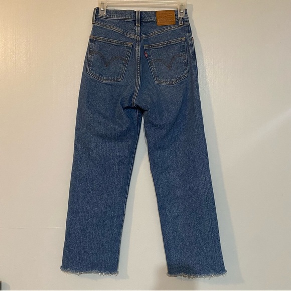 Levi's Premium Ribcage Straight Jeans in Size 25 - Picture 2 of 15